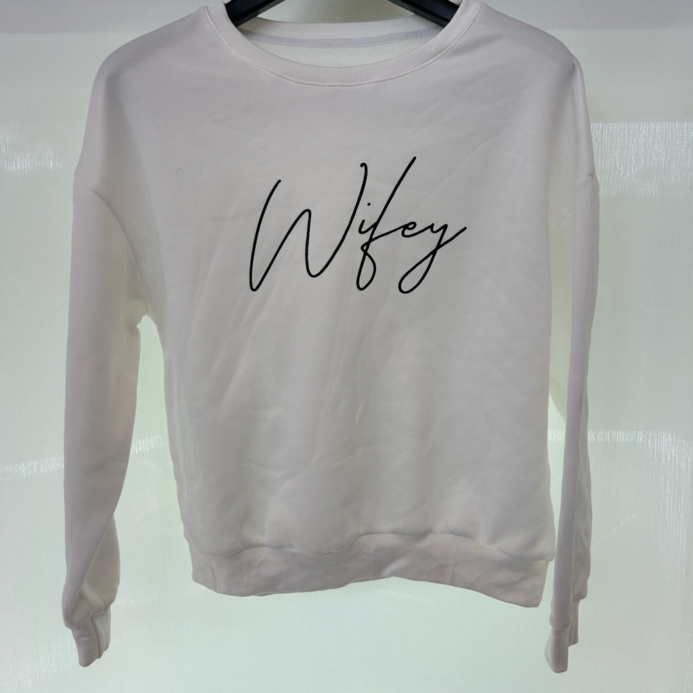 White 'Wifey' Sweatshirt